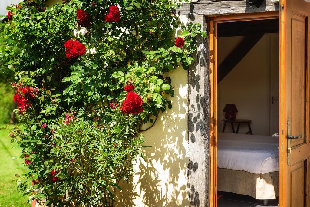 Masoe Des Chatards Neuilly-le-Real Exterior photo